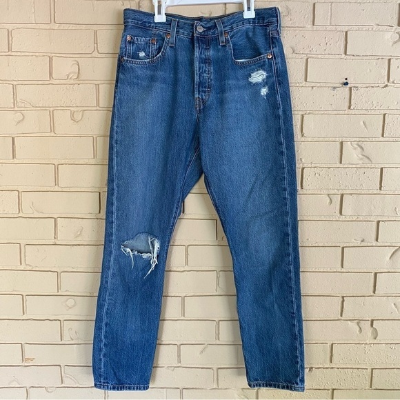 Levis 501 Straight Button Fly Jeans Womens Tag 28 X 28 Denim Distressed Med Wash - Picture 1 of 9